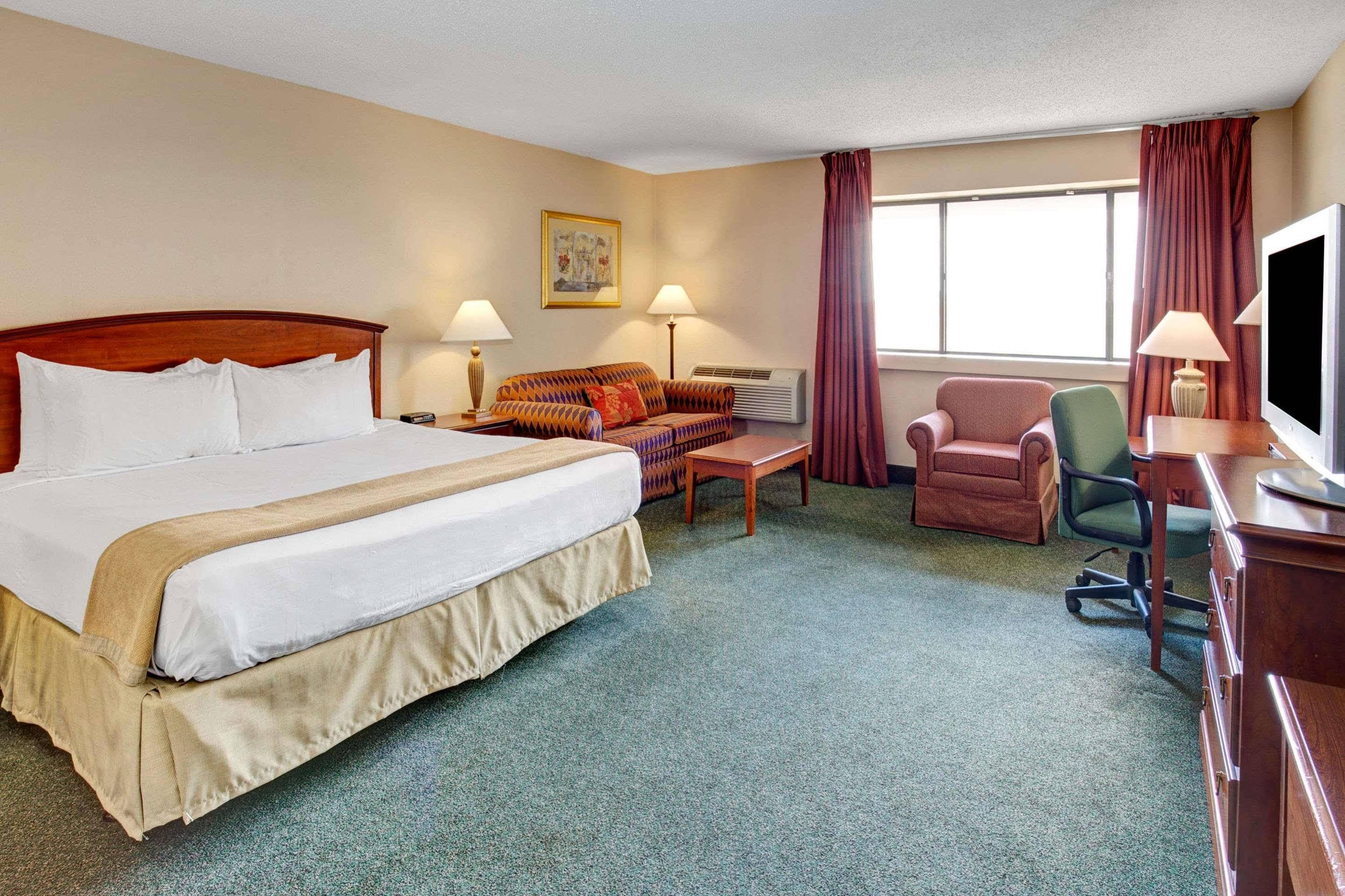 Holiday Inn Indianapolis - Airport Area N By Ihg Exterior foto